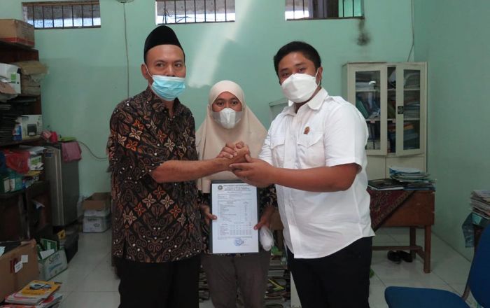 Ketua DPC Partai Demokrat Sidoarjo Bantu Selesaikan Masalah Ijazah Siswi SMP