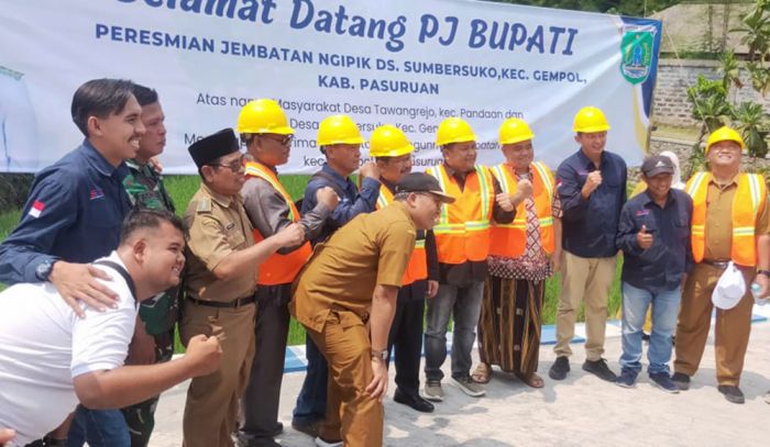 Pj Bupati Pasuruan Resmikan Jembatan Ngipik