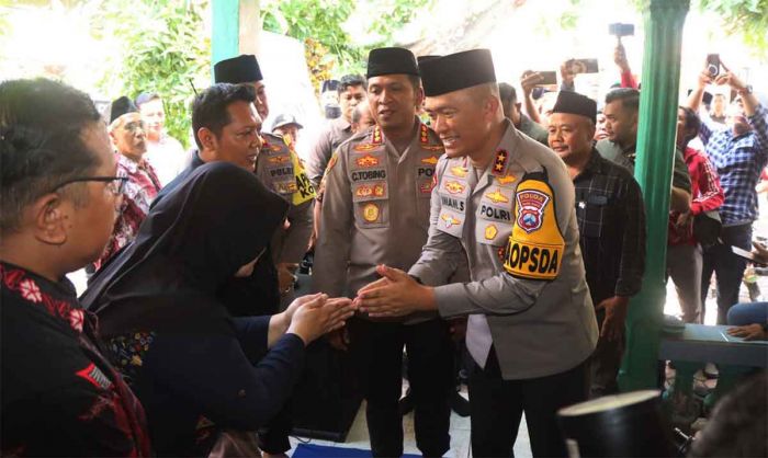 Kapolda Jatim Takziah ke Anggota KPPS di Sidoarjo