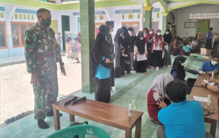 Tekan Sebaran Covid-19, Kodim Ngawi Gelar Vaksinasi di Lingkungan Pesantren