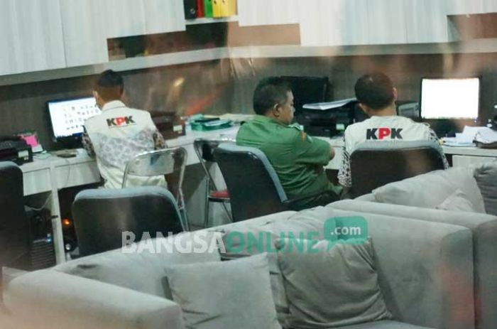 Ruang Sekda Jombang Digeledah Petugas KPK