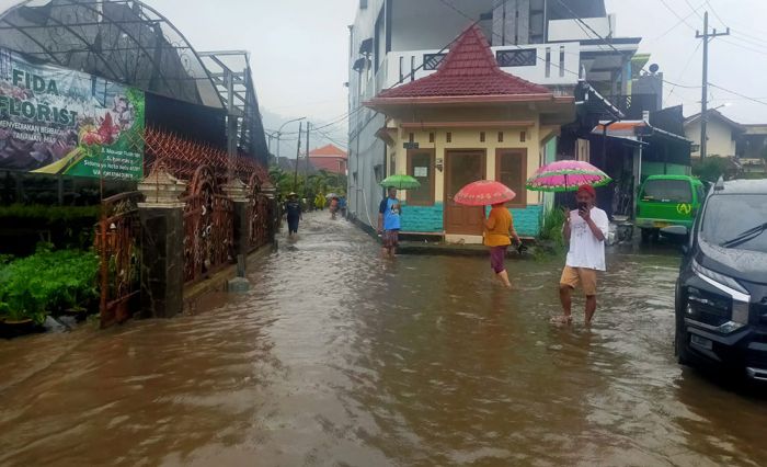 Akibat Hujan Deras, Banjir dan Longsor Landa Sejumlah Wilayah Kota Batu