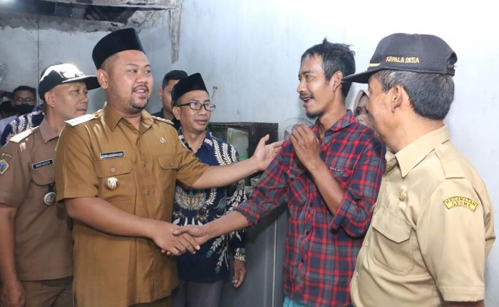 Bupati Gresik Kunjungi Korban Puting Beliung di Desa Wedani dan Gedangkulut