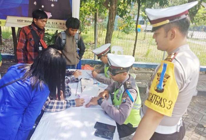 ​Satlantas Polres Gresik Jaring Puluhan Pelanggar Lalin