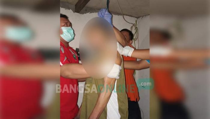 Seorang Kakek Warga Gedangan Sidoarjo Ditemukan Tewas Gantung Diri oleh Cucunya