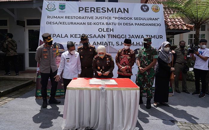 Kajati Jatim Resmikan Rumah Restorative Justice di Kota Batu