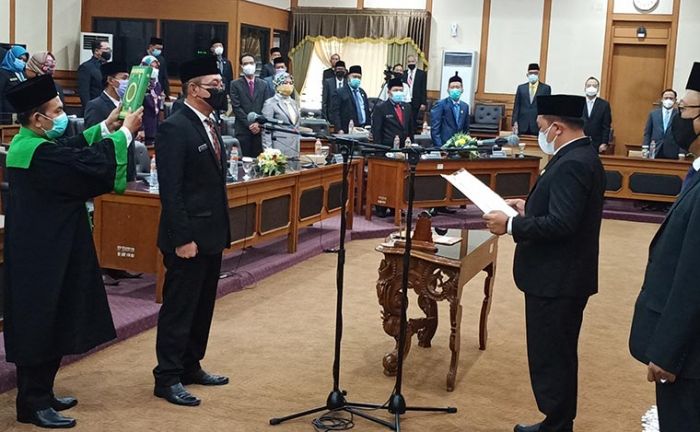 Akhmad Ubaidi Resmi Gantikan dr. Alif di DPRD Gresik