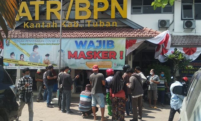 Tak Terima Tanahnya ​Diukur Sepihak, Warga Sekitar Kilang Tuban Geruduk Kantor BPN