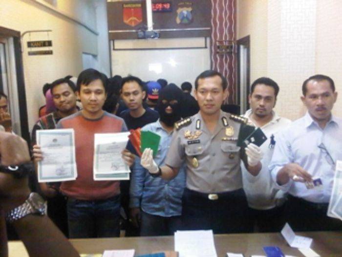 Penampungan Calon TKI Ilegal asal Madura Diobrak Polda Jatim