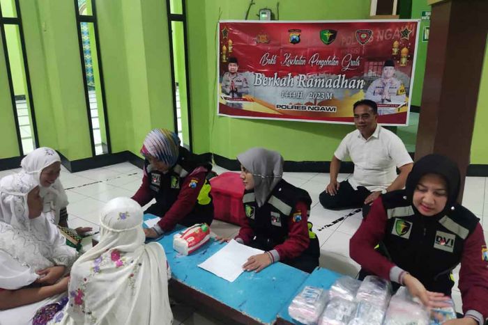 Usai Salat Tarawih, Polres Ngawi Gelar Kegiatan Sosial Kemasyarakatan