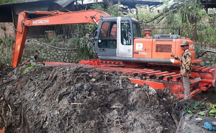 Atasi Banjir, BBWS Brantas Normalisasi Sungai Legok