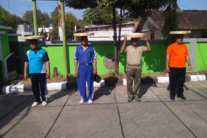 Jajaran Polsek dan Koramil Senori Gelar Lomba Agustusan