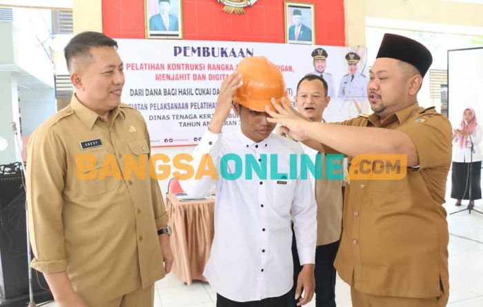 Bupati Apresiasi Pelatihan Keterampilan Kerja untuk 3 Kecamatan yang Digelar Disnaker Gresik