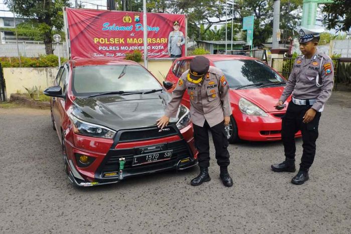 Balap Liar dan Sempat Viral di Medsos, Dua Mobil dan Sopir di Mojokerto Diamankan Polisi