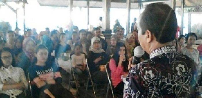 52 Desainer  Siap  Memodif   Batik  Banyuwanyi Jadi Trendi dan Modis