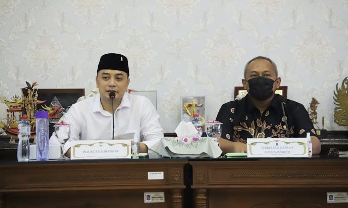 Mudahkan Layanan ke Warga, Wali Kota Eri Persilakan Camat dan Lurah Terus Berinovasi