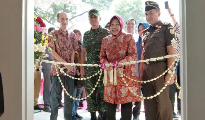 Risma Resmikan Museum Pendidikan Tepat di Hari Guru