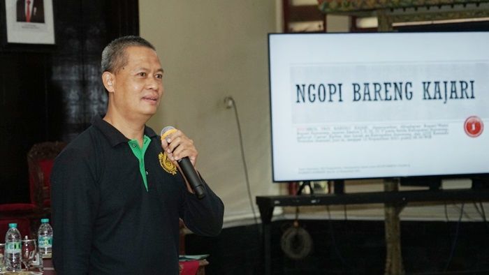 Gandeng RRI dan Diskominfo, Kejari Sumenep Gelar Jaksa Menyapa dengan Konsep Ngopi Bareng