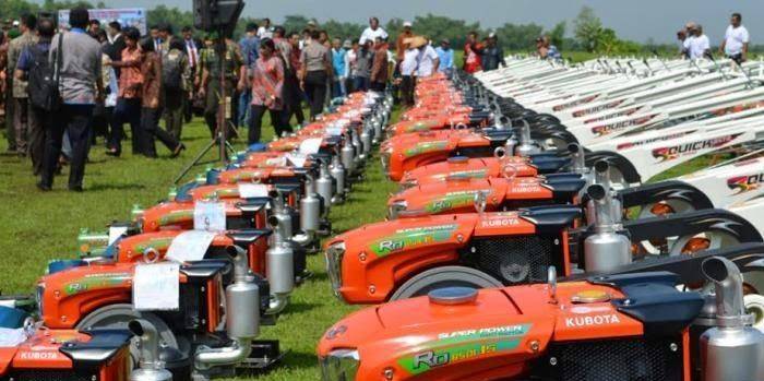 Bantuan Hand Tractor Disusupi Pungli, Bupati Jombang Diminta Awasi Langsung