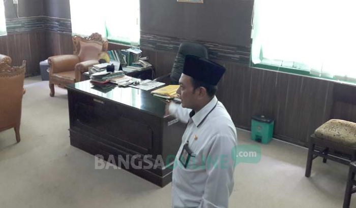 KPK Geledah Kantor Kemenag Gresik Selama 2,5 Jam, Sita Berkas dan Tanya Penghasilan Muafaq