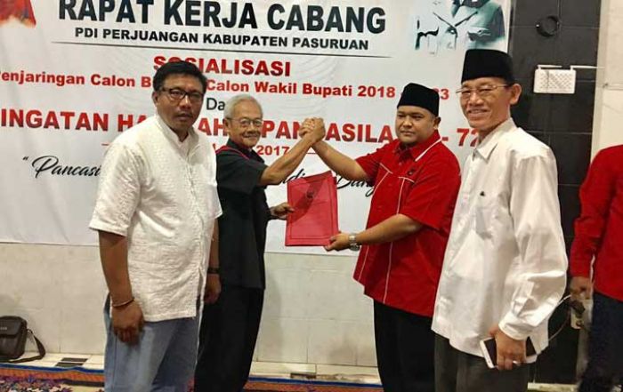 Resmi Daftar Cawabup Pasuruan, Andri Kembalikan Formulir Disaksikan Fungsionaris DPP PDIP