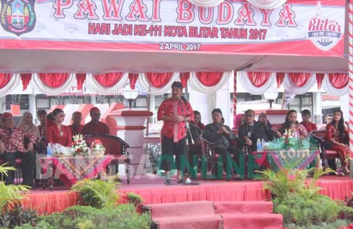 Pawai Budaya Peringati HUT ke-111 Kota Blitar,  Wali Kota Ajak Pejabat Beri Hiburan untuk Masyarakat