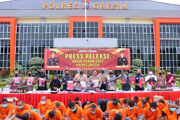 Polres Gresik Ekspose Ribuan Kasus Sepanjang Tahun 2022