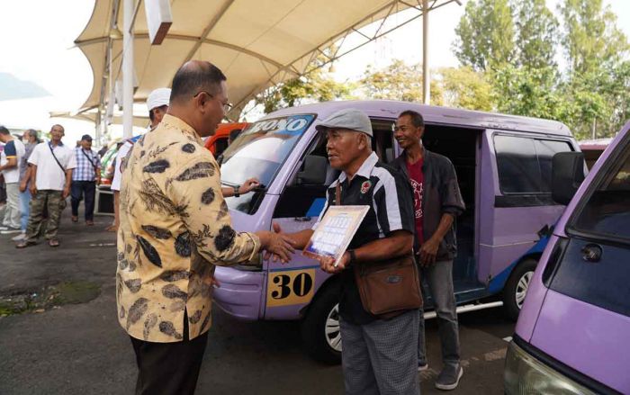 978 Sopir Angkot dan Tukang Ojek di Kota Batu Dapat BLT BBM