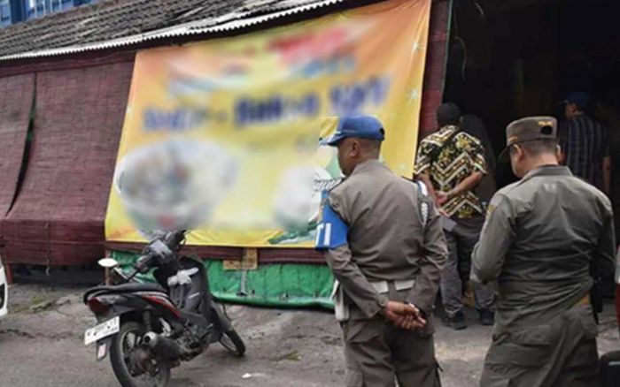 Satpol PP Surabaya Gerebek Penjual Bakso Penyedia LC dan Miras