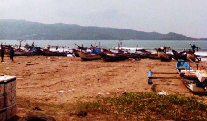 Banyak Kapal Nelayan Bersandar di Kawasan Pantai Teleng Ria, Bikin Kotor dan Kumuh