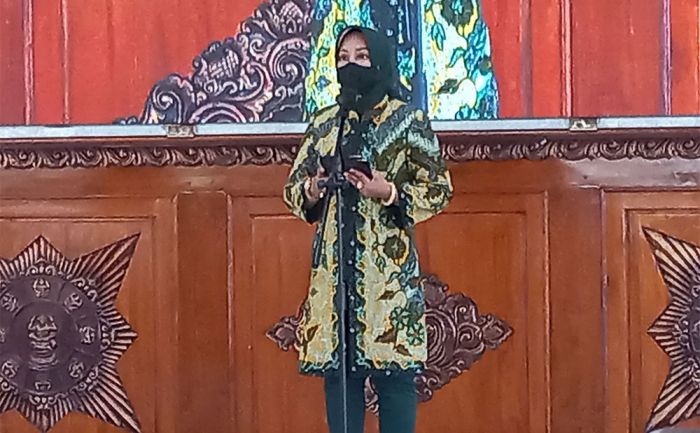 Ning Ita Hadiri Pelantikan Pengurus Baru PMII Mojokerto