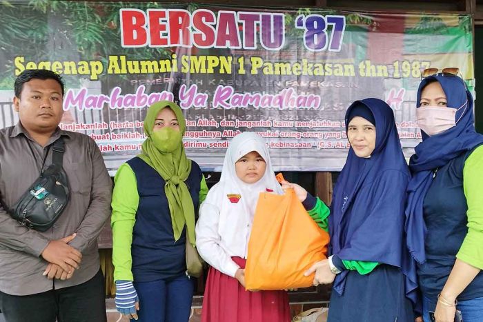 Jelang Bulan Suci Ramadhan, Bersatu 87 Bagikan Sembako ke Para Alumni