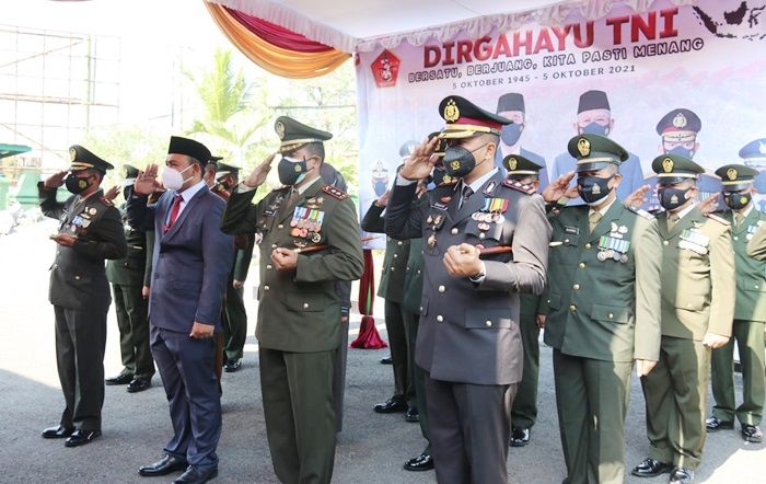 HUT TNI ke-76, Kodim Ngawi Ikuti Upacara Secara Virtual dan Potong Tumpeng