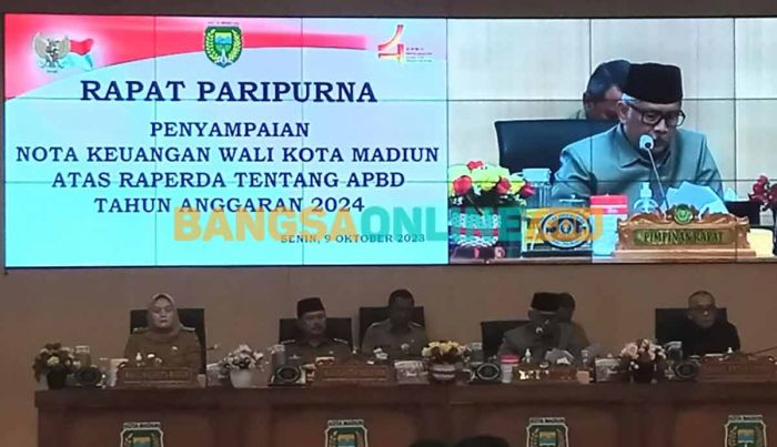 Dewan Terima Penyampaian Nota Keuangan Wali Kota Madiun Atas Raperda APBD TA 2024