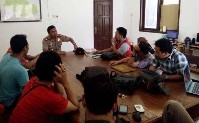 Jalin Silaturahmi, Kapolres Tuban Sambangi Balai Wartawan