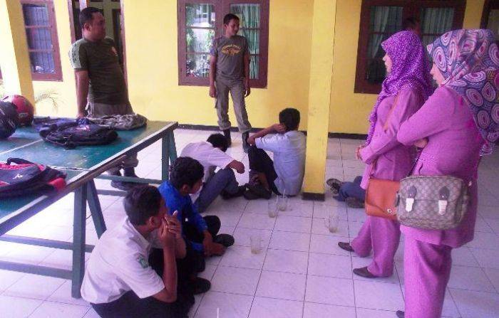 Membolos, 12 Pelajar di Lamongan Terjaring Razia Satpol PP