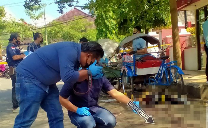 Dibabat Sabit Rekan Seprofesi, Tukang Becak di Trenggalek Tewas di Tempat