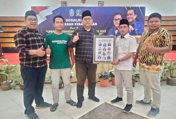 Konsisten Berdayakan Anak Muda dan UMKM, Anggota DPRD Jatim ini Raih Penghargaan dari FJN