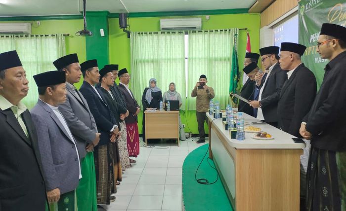 Pengurus dan Pengawas YPPTI Sunan Giri Lamongan Masa Bakti 2023-2028 Dilantik dan Dikukuhkan