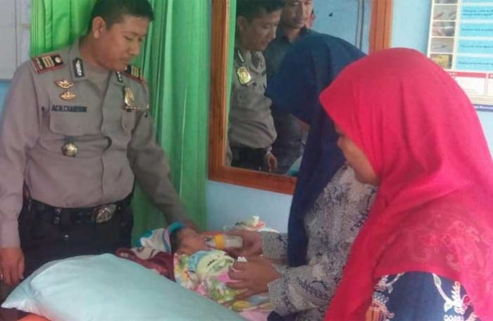 Bayi Ditinggal Orang Tuanya di Teras Rumah Warga Ngoro Jombang