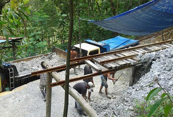 Tanpa Smelter, Penambangan Mineral Logam di Pacitan Jalan Terus