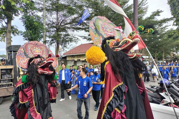 Diiringi Kesenian Barongan dan Jaranan, PAN Kota Blitar Daftarkan 25 Bacalegnya ke KPU