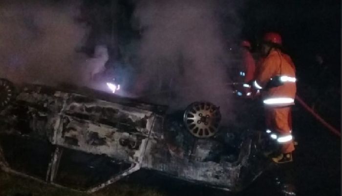 ​Antre di SPBU, Mobil Sedan Ludes Terbakar