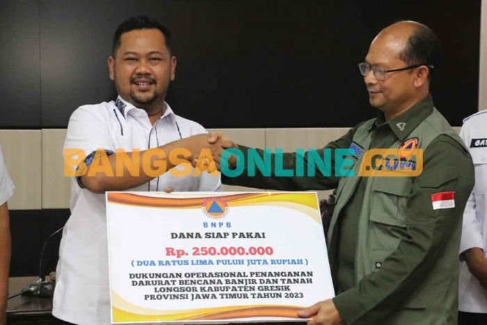 BNPB Bantu Rp250 Juta untuk Banjir dan Longsor di Bawean Gresik