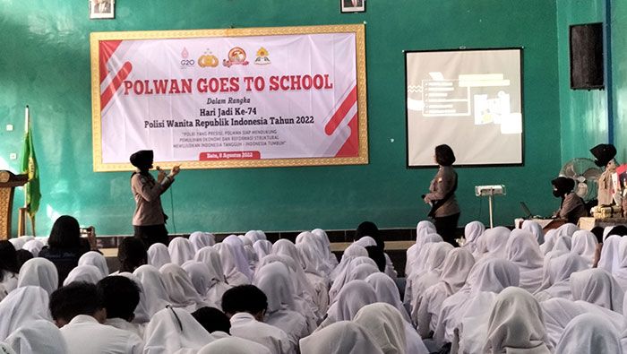 Sambut HUT ke-74, Polres Batu Gelar Polwan Goes To School