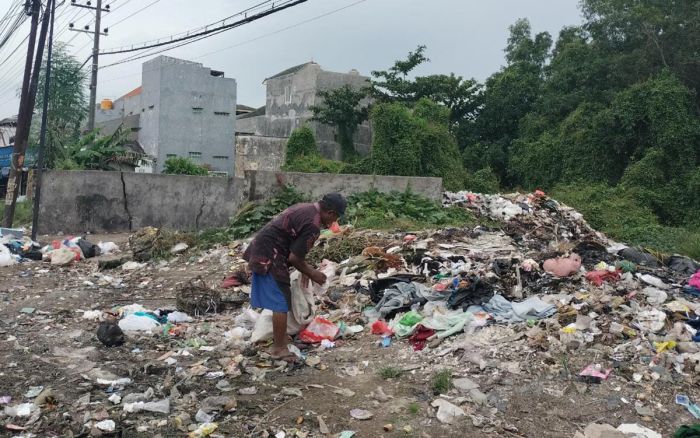 Volume Sampah di Bangkalan Terus Meningkat, DLH Kekurangan Armada Pengangkut Sampah