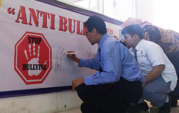 SMAMIO GKB Gresik Deklarasi Anti Bullying