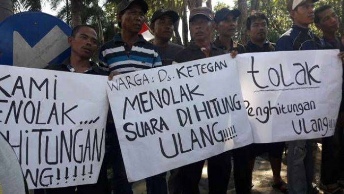 Wadul Soal Pilkades, Warga Dua Desa Demo ke Dewan Sidoarjo