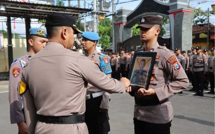 Terlibat Peredaran Narkoba, Oknum Anggota Polisi di Tulungagung Diberhentikan dari Jabatannya