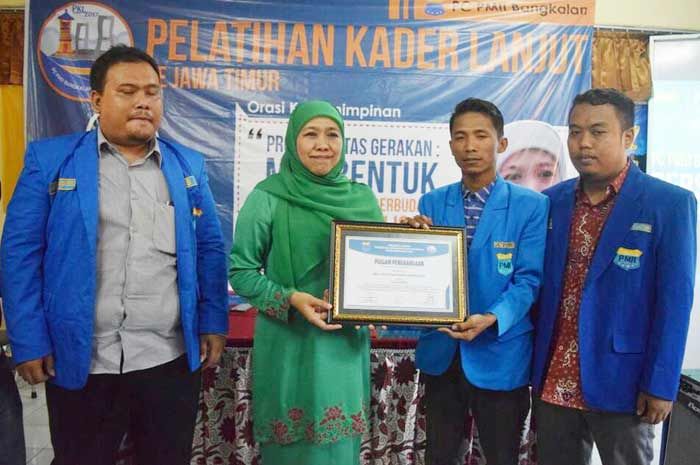 Khofifah Ajak Aktivis PMII Jadi Pelopor Islam yang Damai dan Penuh Kasih